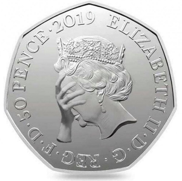 Una delle versioni umoristiche della moneta per la Brexit. Ovviamente, mai un simile ritratto di Elisabetta II uscirà dalle presse della Royal Mint...