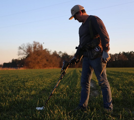 In Inghilterra l'uso del metal detector è disciplinato da una legge che favorisce i rinvenitori e i proprietari dei terreni, oltre che la comunità scientifica