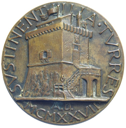 La maestrosa torre Mandragone, sul litorale di Civitavecchia, effigiata da Giampaoli nel 1927 in una rarissima medaglia