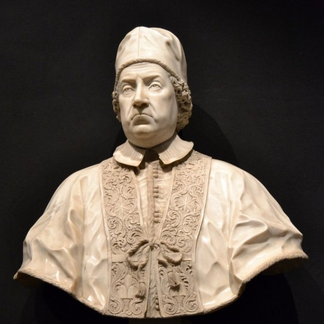 Un bel busto in marmo raffigurante papa Clemente XI conservato all'Università di Urbino, sua città natale