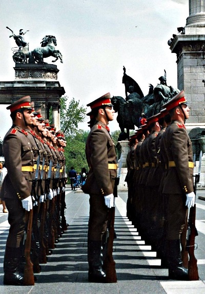 Una delle ultime rassegne dell'Armata rossa a Budapest, nei mesi che precedettero il ritiro sovietico dall'Ungheria nel 1991