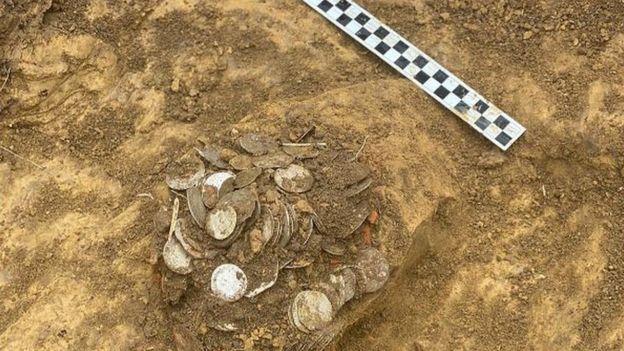 L'accumulo di esemplari in argento ritrovato nei pressi di Lindsey, monete databili fra il XV e il XVII secolo