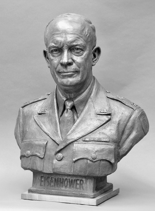 Dwigth D. Eisenhower (1890-1969), comandante delle forze USA in Europa nella Seconda guerra mondiale e 34° presidente degli Stati Uniti dal 1953 al 1961