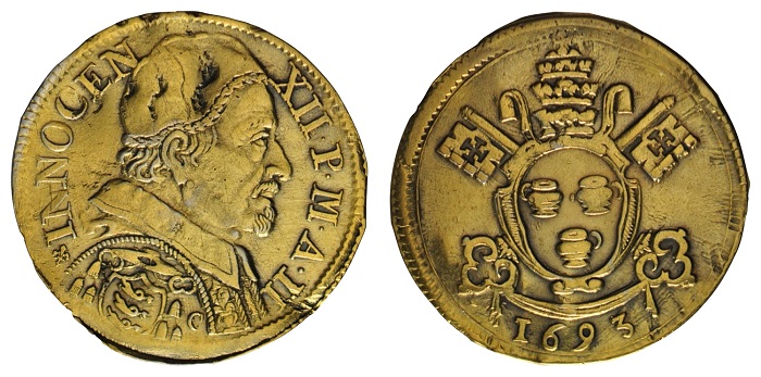 L'ultimo tipo di dodicesimo di scudo avignonese, quello con ritratto e stemma, qui in un particolare esemplare dorato proveniente dalle raccolte della famiglia Pignatelli messo in asta alcuni anni fa dalla Numismatica Paoletti