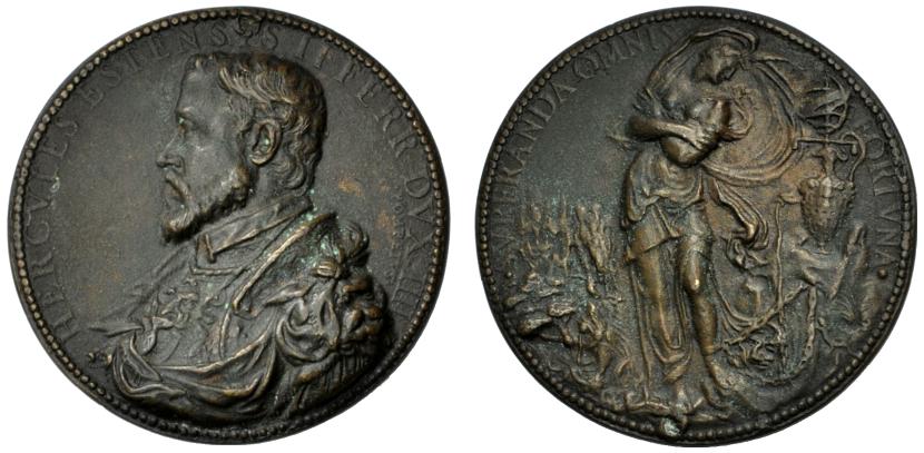 La raffinata medaglia fusa del 1554 opera di Pompeo Leoni che raffigura al rovescio una dettagliata e finissima riproposizione della "invenzione" vasariana adottata dal duca Ercole II d'Este La raffinata medaglia fusa del 1554 opera di Pompeo Leoni che raffigura al rovescio una dettagliata e finissima riproposizione della "invenzione" vasariana adottata dal duca Ercole II d'Este