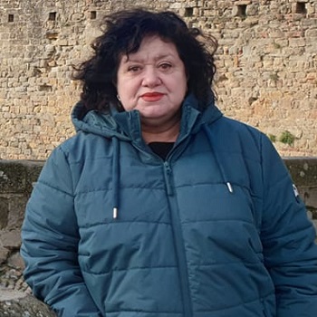 A partire dagli anni '80, il maestro Uliana Pernazza ha firmato decine di medaglie d'arte e monete circolanti e commemorative: la prima, le 500 lire del 1985 per l'Anno degli Etruschi A partire dagli anni '80, il maestro Uliana Pernazza ha firmato decine di medaglie d'arte e monete circolanti e commemorative: la prima, le 500 lire del 1985 per l'Anno degli Etruschi