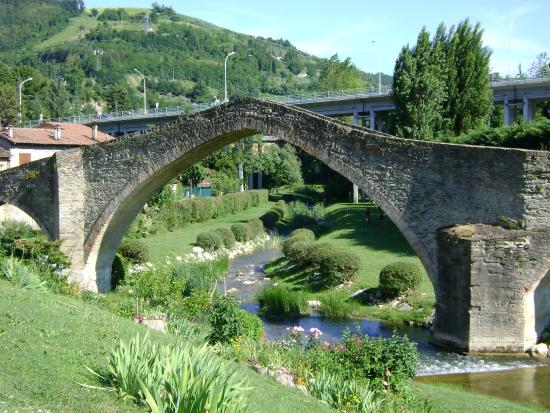 Il ponte di San Donato, detto il "Ponte della Signora", risale al secolo XVIII: si trova a Modigliana (FC), luogo in cui sarebbe ancora nascosta parte del tesoro di Murat