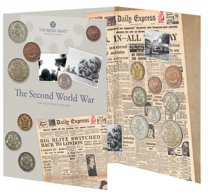 Uno dei folder numismatici dedicati al periodo 1939-1945 che la zecca britannica propone nel suo e-shop: contiene le monete, foto e immagini di giornali, notizie storiche sull'anno in oggetto