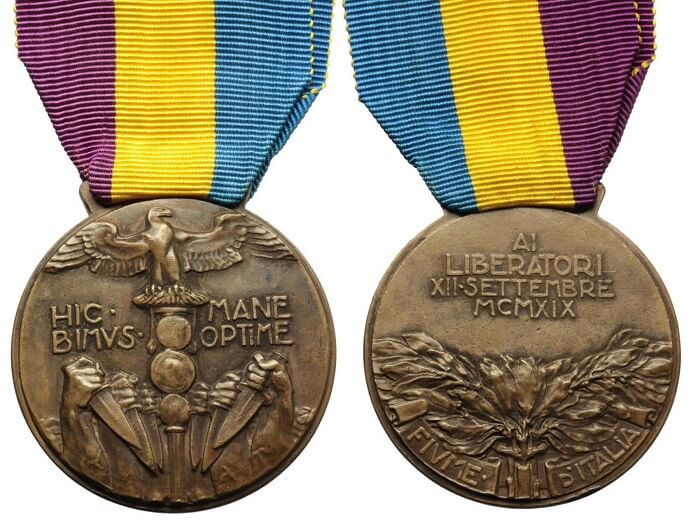 La medaglia di Fiume, inizialmente prodotta in soli 200 esemplari, venne in seguito omaggiata dal Vate ad amici, sostenitori e finanziatori fino alla sua morte, avvenuta nel 1938