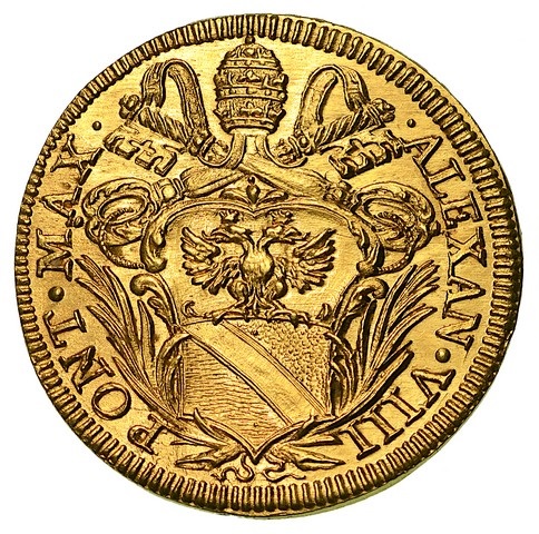 L'araldica del pontefice Alessandro VIII sul dritto della doppia in oro coniata dalla zecca di Roma nel 1690: un capolavoro di incisione attribuibile all'Hamerani