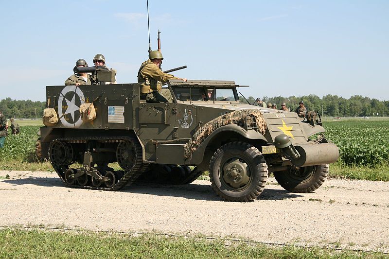 Un semi cingolato da trasporto truppe americano: maneggevole e robusto, fu uno dei mezzi simbolo nella liberazione dell'Italia e dell'Europa a partire dal 1943