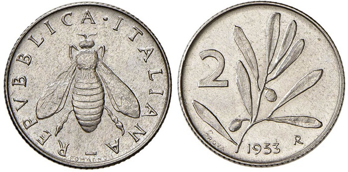 Un esemplare di prova delle 2 lire Ape / Ulivo del 1953: una monetina elegantissima nella sua semplicità, nobile anche se coniata in lega d'alluminio e che è entrata nella storia italiana