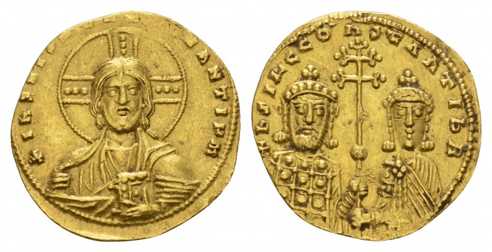 Histamenon aureo coniato a nome di Basilio II e Costantino VIII (976-1025): questo tipo di monete, per il doppio ritratto sul rovescio che fa pensare ad un uomo e una donna, avrebbe dato origine al nome "santalene"