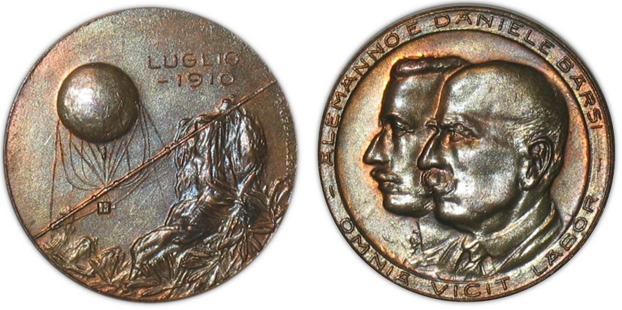 La rara medaglia in bronzo con la data del luglio 1910 che festeggia l'inaugurazione del servizio del "Rosetta" e i promotori dell'iniziativa, Alemanno e Daniele Barsi