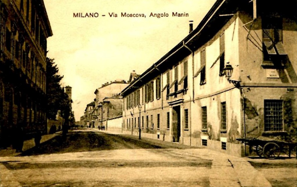 Cartolina d'epoca che mostra uno scorcio di Via Moscova, a Milano, dove era ubicata la zecca cittadina nel periodo austriaco e in quello napoleonico