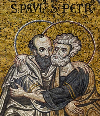 L'abbraccio tra san Pietro e san Paolo in uno dei mosaici del duomo di Monreale