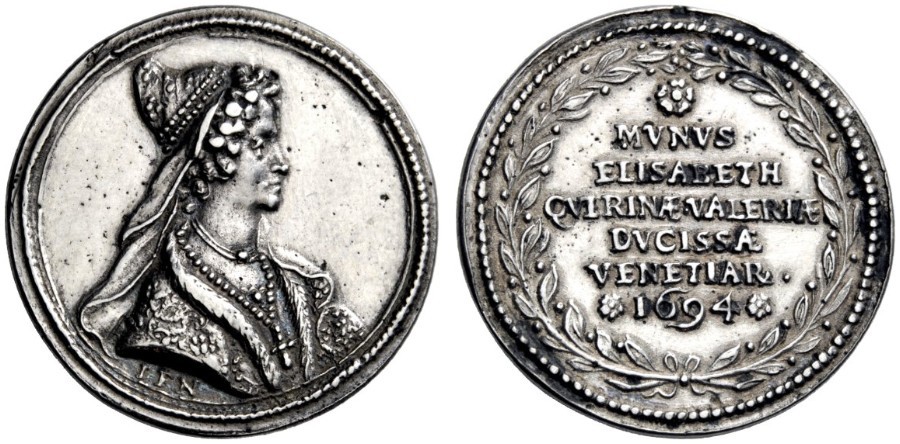 La medaglia osella del 1694 per l'incoronazione della dogaressa Elisabetta Querini Stampalia, moglie di Silvestro Valier appena eletto alla massima magistratura veneziana