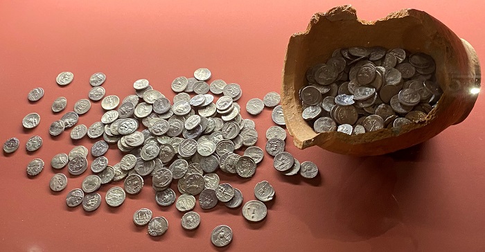 Un tesoretto di denari romani repubblicani esposto nel percorso numismatico permanente del Museo Bottacin