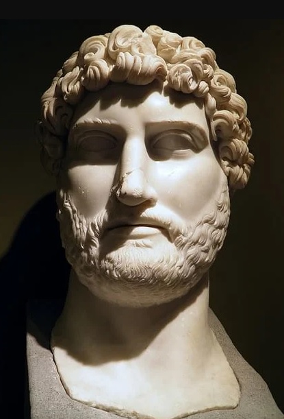 Testa in marmo dell'imperatore romano Adriano (Publio Elio Traiano Adriano, sul trono dal 117 al 138)