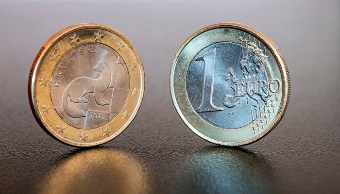 Ecco come appaiono le monete da un euro che Zagabria circola dal 1° gennaio 2023 e che si aggiungono a quelle degli altri paesi che adottano la moneta unica (foto: Banca nazionale di Croazia)