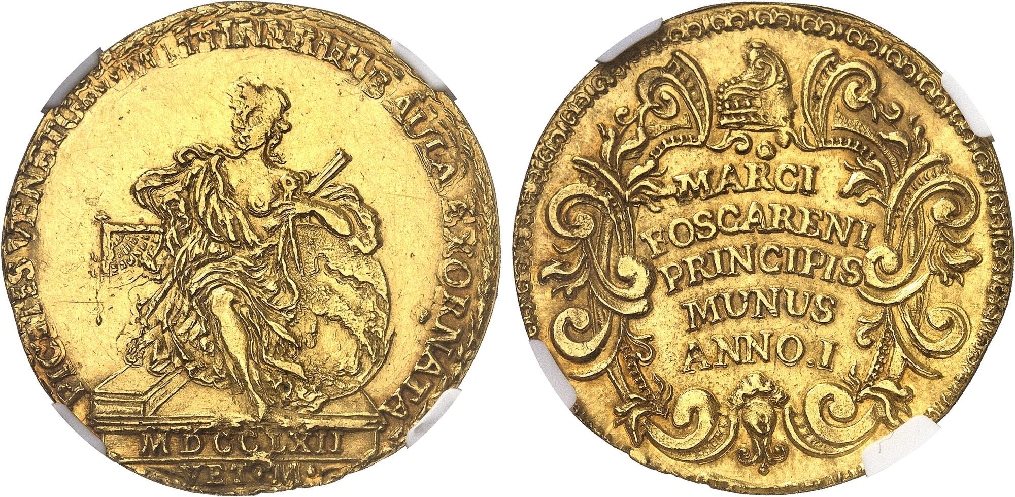 Rarissimo esemplare in oro dell'unica osella a nome di Marco Foscarini coniato nel 1762 per celebrare l'abbellimento della Sala dello Scudo in Palazzo Ducale