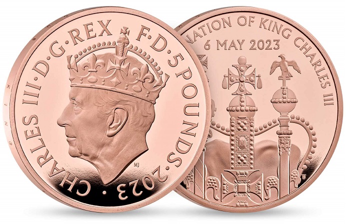 Ecco le 5 sovrane in oro per l'incoronazione di Carlo: al dritto il ritratto coronato, come per tutte le monete commemorative che la Royal Mint ha realizzato per la cerimonia del 6 maggio
