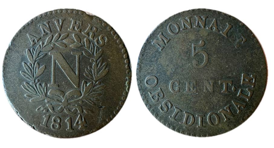 La moneta del cuore di Enrico Gambetta, 5 centesimi del 1814 coniati in occasione dell'assedio di Anversa durato dal 14 gennaio al 4 maggio e che vide la fine solo dopo l'abdicazione di Napoleone Bonaparte