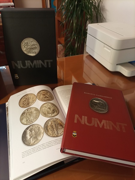 I due volumi di Roberto Ganganelli dal titolo "NumInt. Numismatica e intelligence", editi dall'AISI Agenzia informazioni e sicurezza interna erano in concorso all'IAPN Book Prize 2023