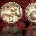 3730 monete di piombo tesoro india scavo archeologia storia