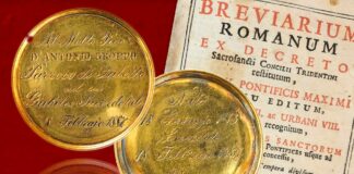 medaglia per don antonio groppo saletto padova oro uinica numismatica campanile chiesa sacerdozio giubileo
