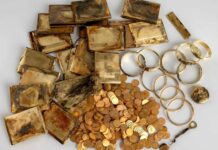 chili di monete in oro tesoro gioielli bracciali portasigarette ritrovamento boemia scoperta archeologia valore numismatica