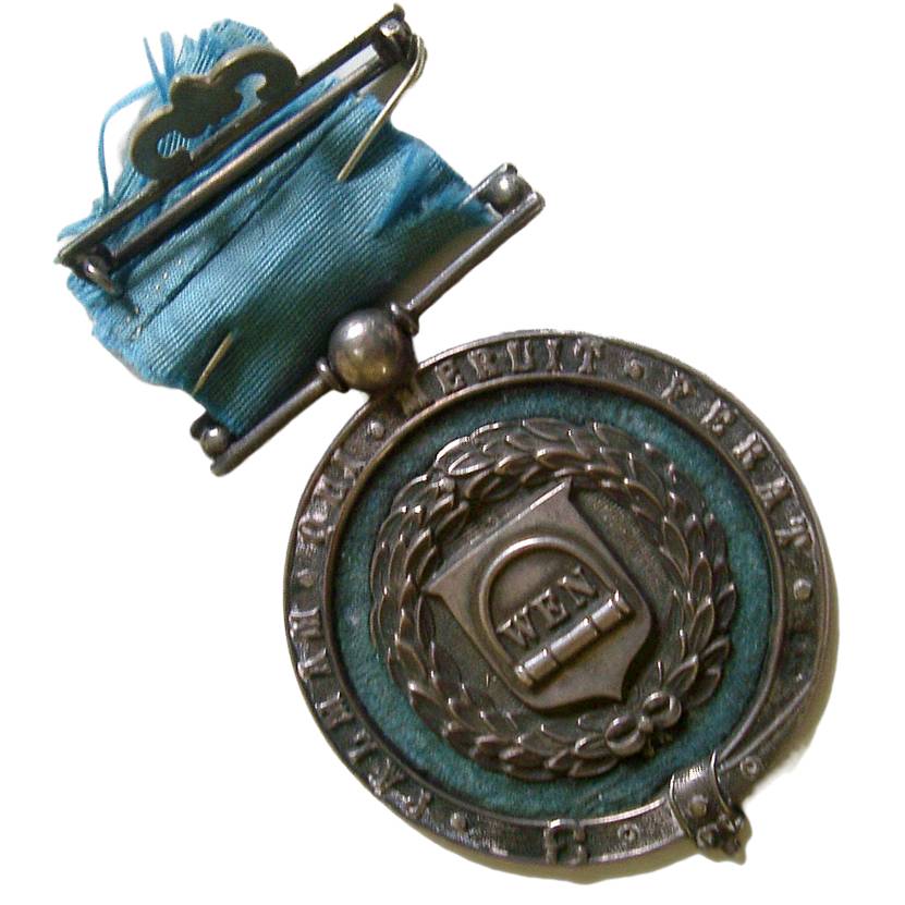 much wenlock olympian games sport olimpiadi medaglie distintivi premi collezionismo sport cultura gare premi